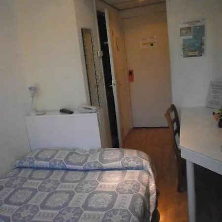 オテル クラリッジズ 2*