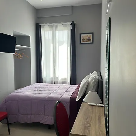 オテル クラリッジズ 2* マントン